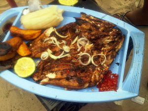 Poisson braisé à Kinkole